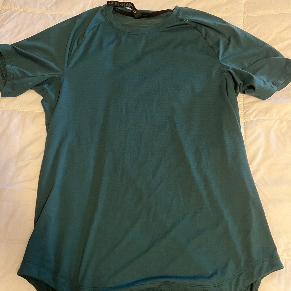 Lululemon Mens Drysense Large green Tee Shirt